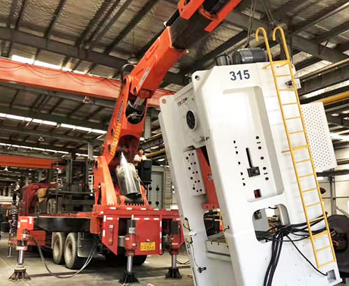 舟山普陀附近随车吊出租，轻松解决运输难题