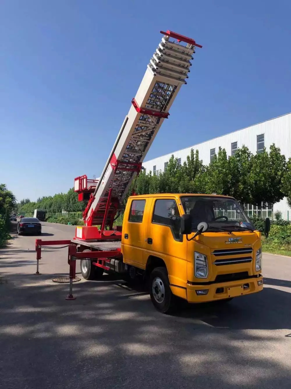 舟山普陀附近的云梯车出租服务：轻松解决高空作业需求